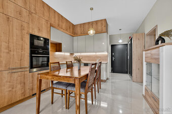 Na predaj 3-izbový byt so záhradkou a vlastným parkovacím mi - 6