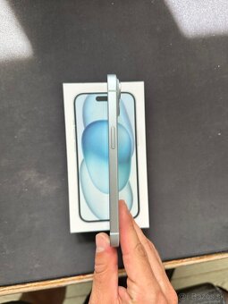 Apple iPhone 15 256GB Modrá Blue - 6