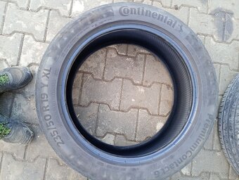 235/50R19 - 6