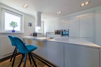 | veľkometrážny moderný byt v pulzujúcej lokalite Karadžičov - 6