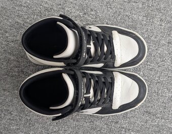 Botasky Champion č. 40 - 6