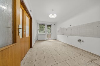 VEĽKORYSÝCH 93 M²: SVETELNÝ 3-IZBOVÝ BYT, 2x BALKÓN - 6