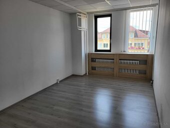 Kancelárie na námestí v Poprade na prenájom - 6