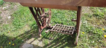 Retro šijací stroj Minerva - 6