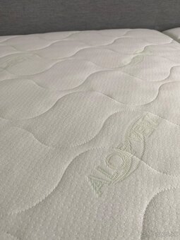 Manzelska calunena postel IKEA Slattum 160x200cm - 6