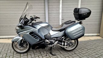 Kawasaki GTR 1400 - 6