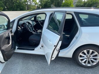 Opel Astra Sports Tourer - 6