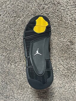 Air Jordan 4 Retro (Thunder) - 6