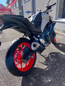Yamaha MT 03 - 6