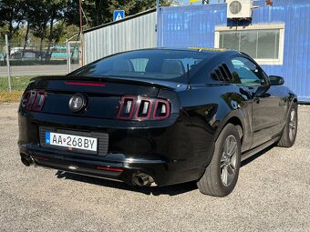 Ford Mustang V6 3.7L. 227kw Automat - 6