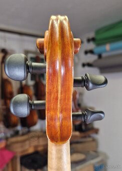 Husle značené O. J. Willmann - 6