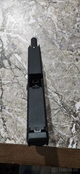 UMBREX AIRSOFT GLOCK 17 GEN 4 - 6