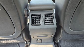 Renault Laguna Grandtour 2.0 dCi 150k Black Edition - 6