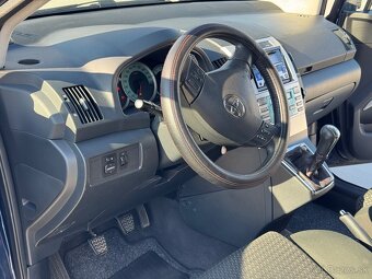 Corolla Verso - 6