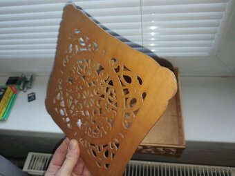 vyrezávaná drevená škatuľa - 6