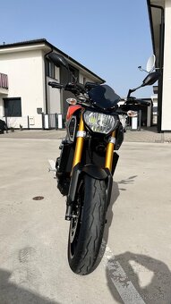 YAMAHA MT09 - 6