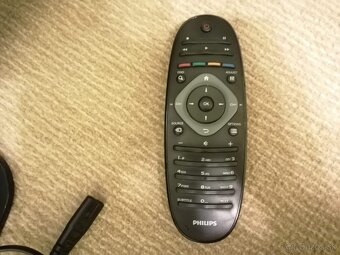 Televízor LCD Philips 4000 - 37 palcový 94 cm uhlopriečka - 6