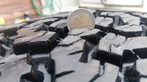 Bf goodrich All tereain 285/70/17 - 6