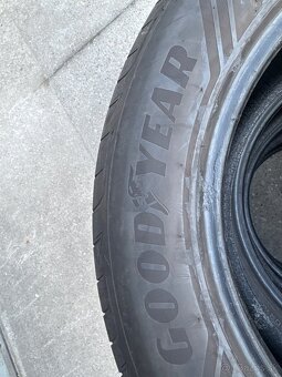 Predám letnú sadu 235/60 R18 GOOD YEAR - 6