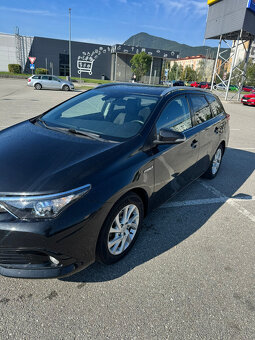 Toyota Auris 1.8 Hybrid – úsporný automat s výbornou výbavou - 6