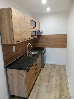 Na prenájom zrekonštruovaný 2-izb. byt - 49 m² vo Vranove n. - 6