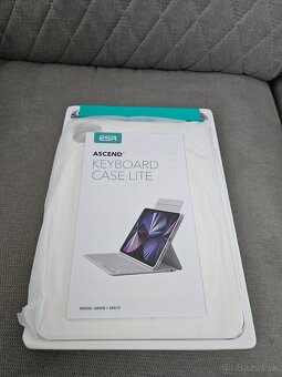 ESR Ascend Keyboard Case Lite – iPad Pro 11" / Air 4–5 - 6