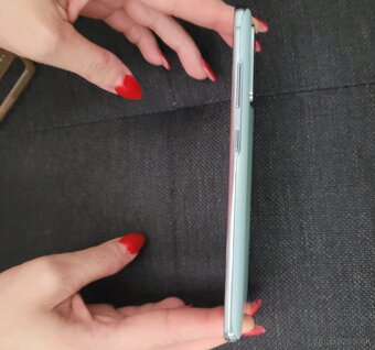 Samsung Galaxy S20FE - 6
