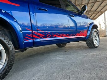 DODGE RAM 5.7 HEMI 4X4 model roku 2015 - 6