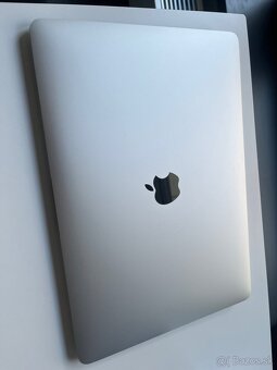 MacBook Air M1 – 16GB RAM / 512GB SSD – výborný stav - 6