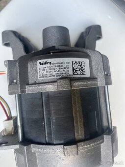 Práčka Electrolux elektromotor - 6