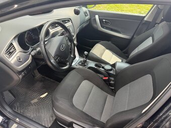 Kia Ceed SW 1.6 CRDi 136k First Edition - 6