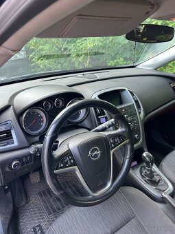 Opel Astra J caravan - 6
