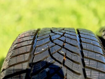 4KS ZÁNOVNÉ ZIMNÉ PNEU GOODYEAR ULTRAGRIP - 225/40 R18 92V - 6