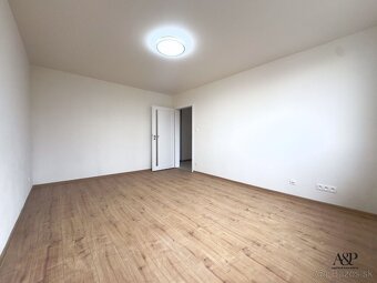KOMPLETNE REKONŚTRUOVANÝ 3 IZBOVÝ BYT, 66M2, HOSPODÁRSKA UL. - 6