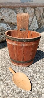 Putňa, solnička, pivová fľaša, kandlička, tienidlo... - 6