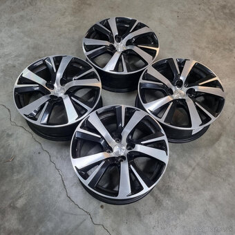 Disky Peugeot 4x108 R17 6,5J ET20 - 6