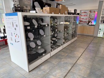 Presklené regály, vitríny - 6