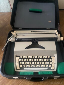 Písacie stroje CONSUL v originál kufry. - 6