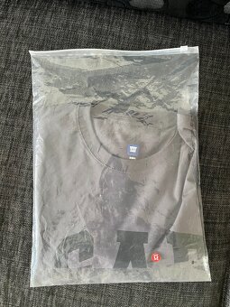 Yeezy x GAP x Dove Tee - 6