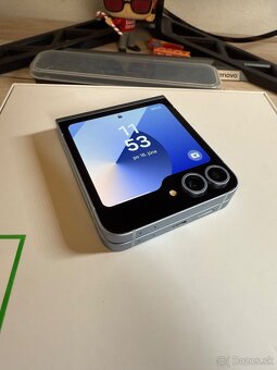 Samsung Galaxy ZFlip 6 modrý - 6