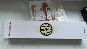 Predám hodinky Samsung Galaxy Watch6 40mm SM-R930 Gold - 6