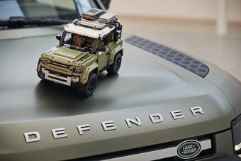 Land Rover Defender – 2573 dielikov - 6
