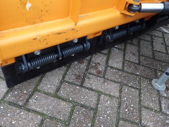 Predám snežnú radlicu SCHMIDT 2m - 6