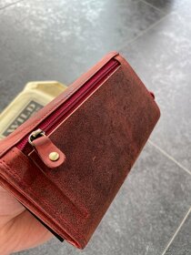 Dámska červená kožená peňaženka Wild. - 6