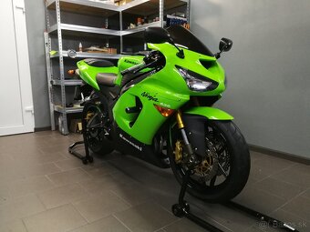 Kawasaki Ninja ZX6R - 6