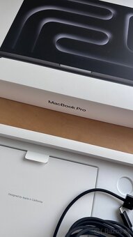 MacBook Pro 14" M5 -Cosmic Black -Úplne nový 16GB/ 1000 GB - 6