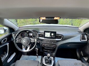 KIA Cee’d Sporty Wagon 1.6 CRDi 136k First Edition - 6