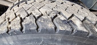 Predám disky s pneu 275/70 r22,5 - 6