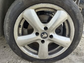 195/55 R16 Peugeot 4x108 - 6