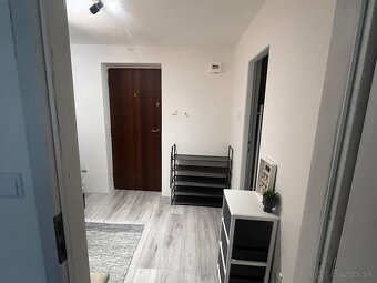 1-IZBOVÝ ZREKONŠTRUOVANÝ BYT V CENTRE LUČENCA - 6